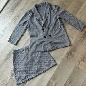 Black & White Checkered Suit Jacket & Matching Skirt Set professional Size Large